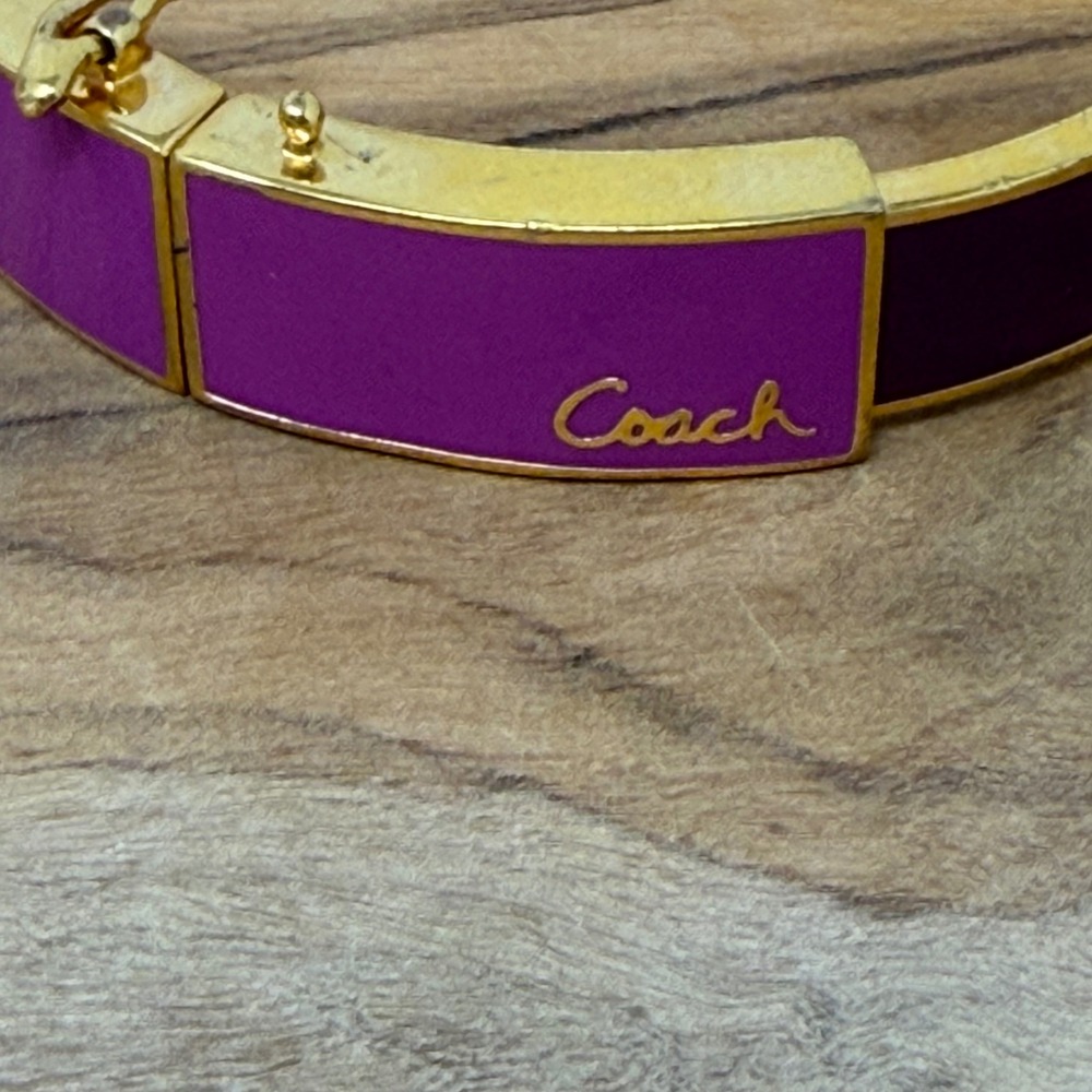 Coach Purple Enamel Gold Tone Hinge Bangle Bracelet Designer Classic Chic Luxury - Picture 2 of 9
